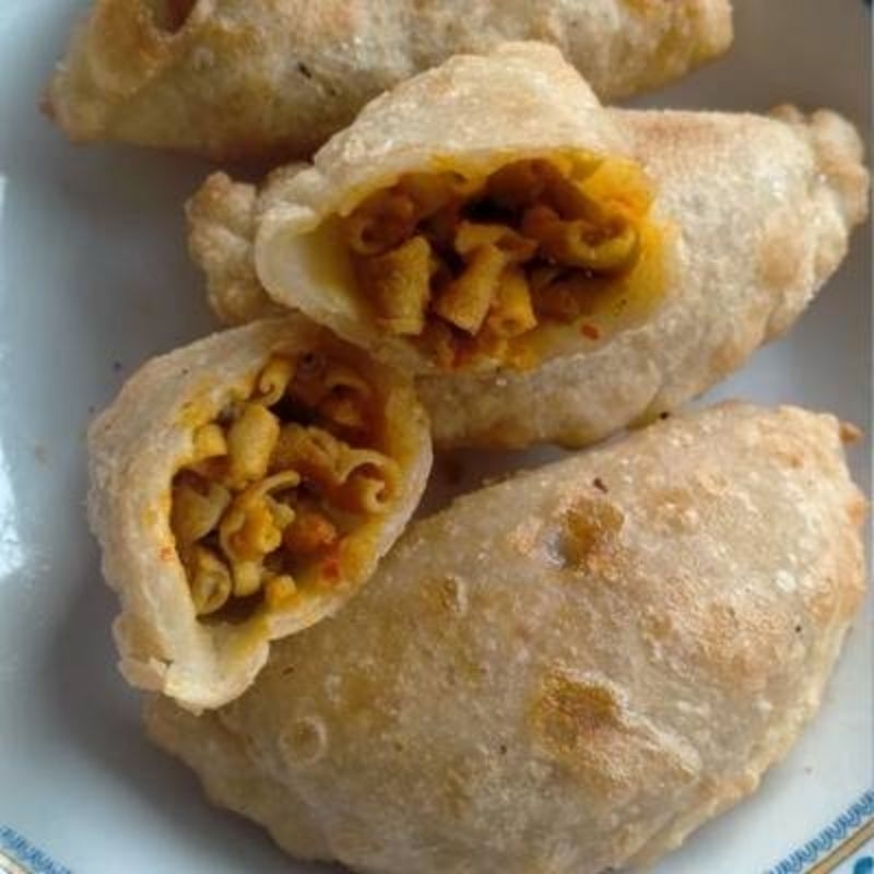 

Cireng isi Usus ayam mercon isi 8pcs