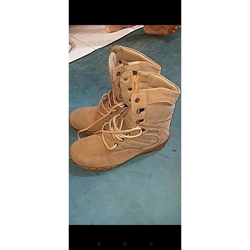 DELTA Sepatu Khusus naik Gunung