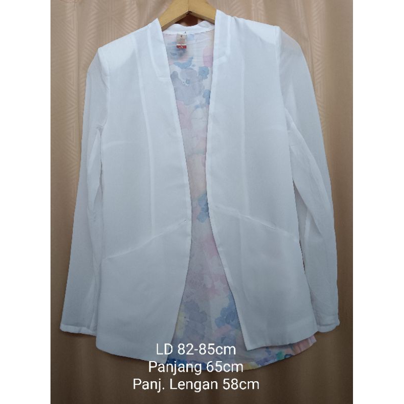 Blazer | Cardigan Putih Unik No Boundaries