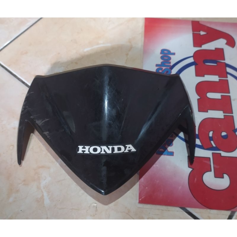 VISOR BATOK LAMPU DEPAN HONDA SUPRA X 125 FI ORIGINAL BEKAS
