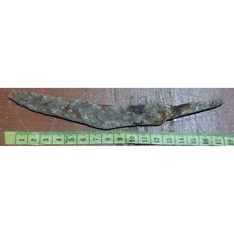 beragam pusaka temuan tanah untuk koleksi/hiasan/pajangan/dll.