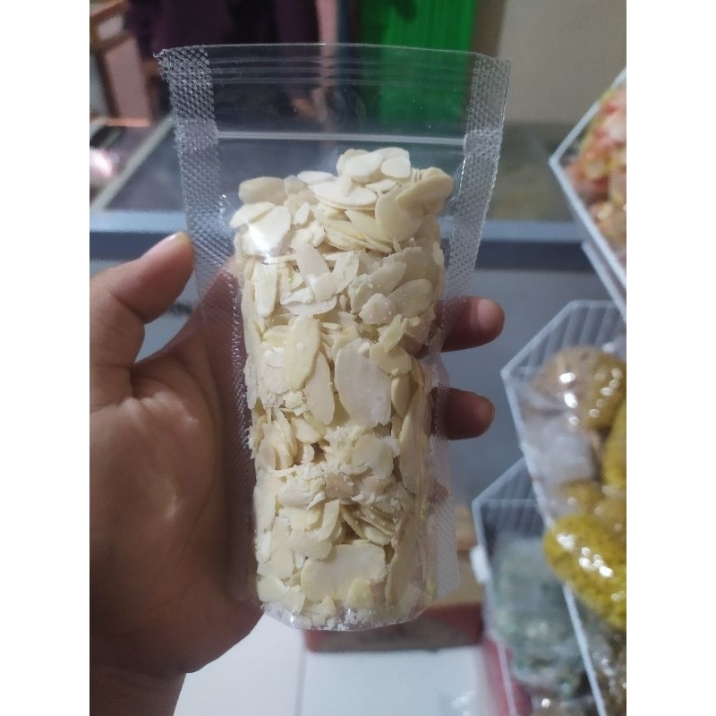 

Kacang Almond Slice // berat 60gr
