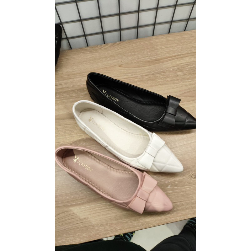 SEPATU WANITA BRAND PLAYBOY TAG 899.000
