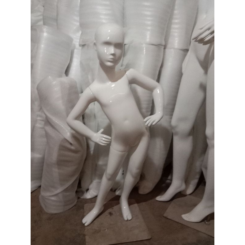 Patung manekin full body baju anak  Fiber gaya tolak pinggang 6-8th