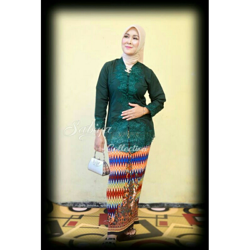 kebaya encim modern warna hijau botol