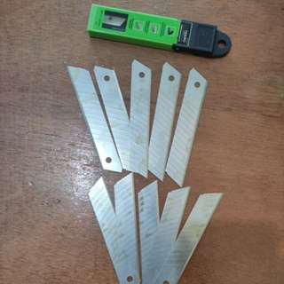 

Isi Pisau Cutter Tekiro ( BESAR ) 1pak isi 10pc tekiro ( ISI PISAU CUTTER )