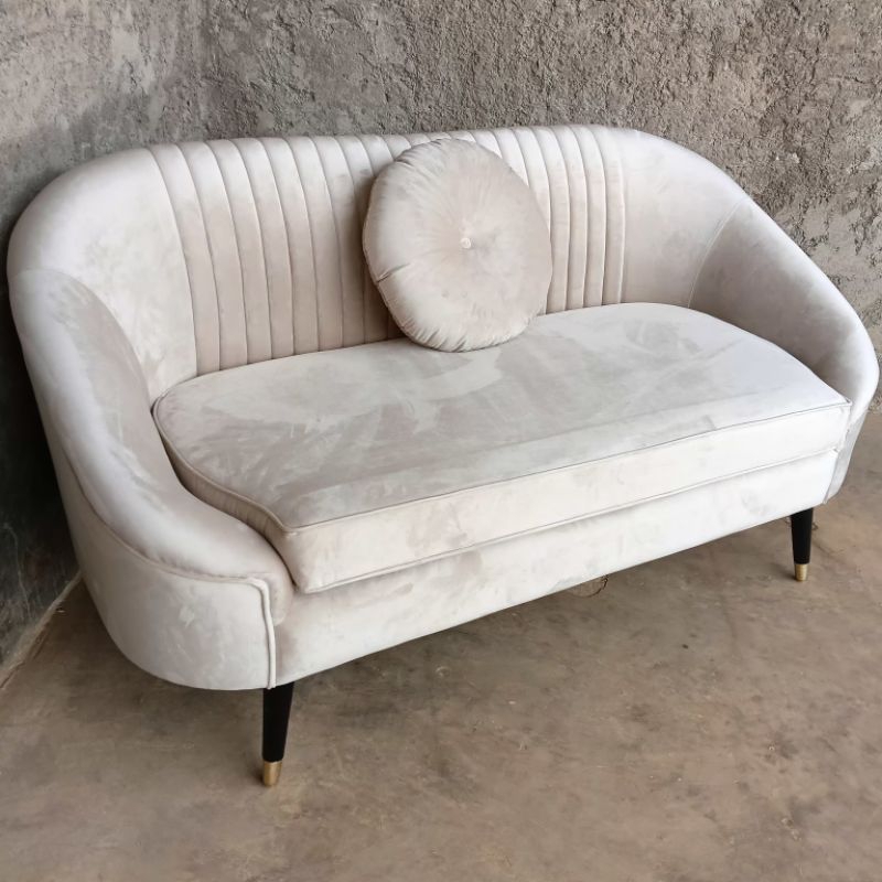 Sofa modern minimalis 2seater mewah,Sofa tamu minimalis bahan kayu jati balutan kain jok velvet mewa