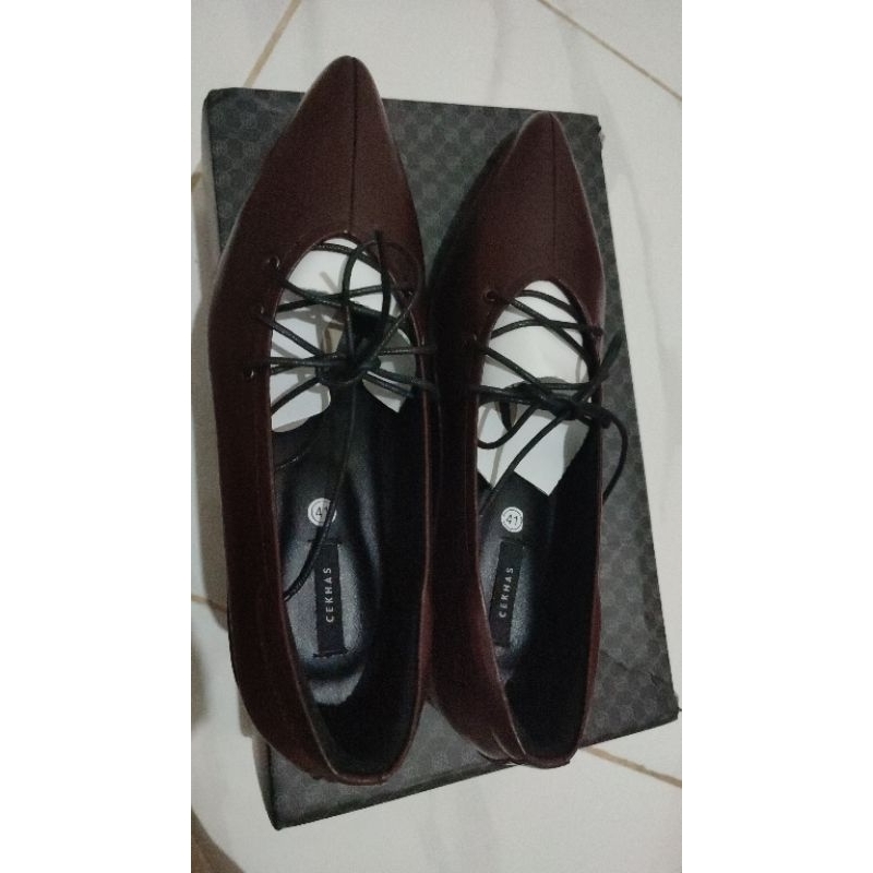 Sepatu Cekhas Odette Wood