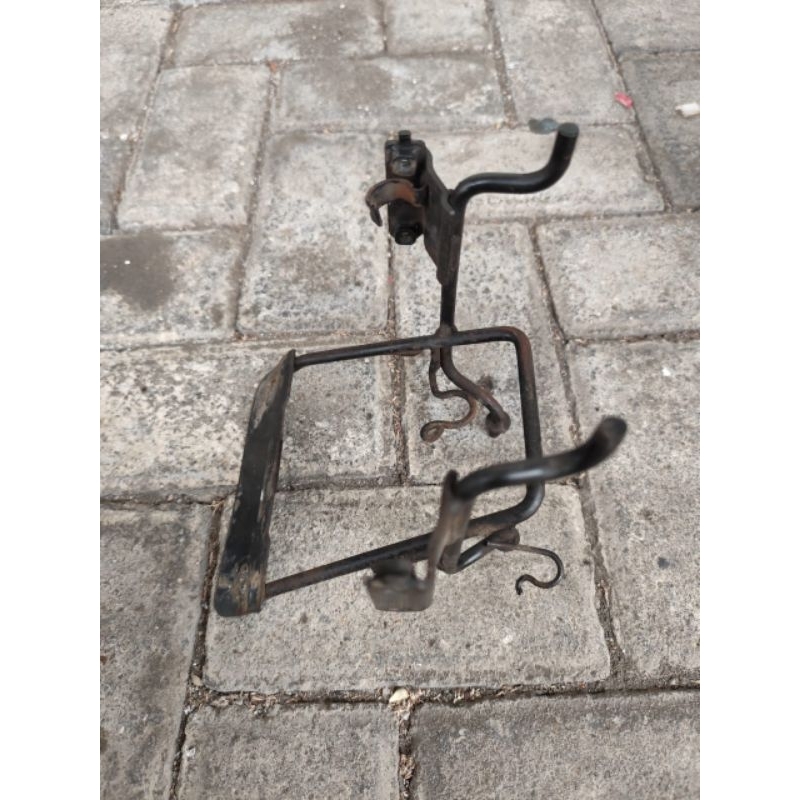 pangkon lampu depan megapro primus