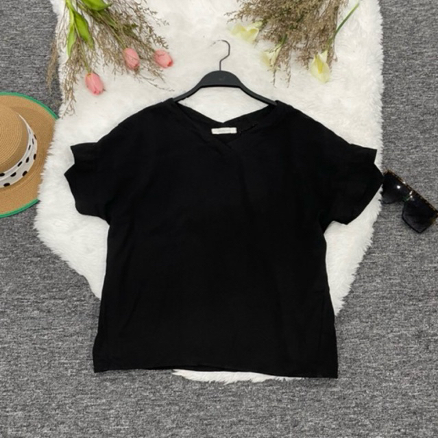 48K SHOP-Atasan wanita / baju wanita / blouse wanita korea / blouse hitam polos jumbo / blouse murah