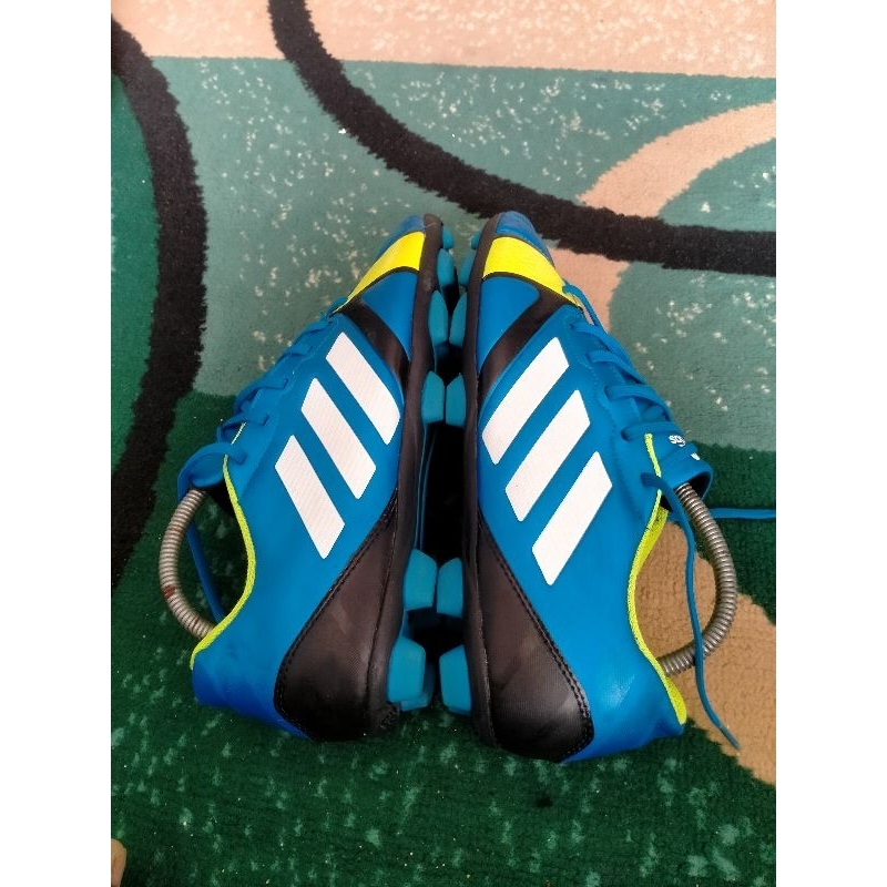 SEPATU BOLA ADIDAS NO 42,5 SECOND BEKAS ORIGINAL