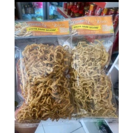 

mie stik daun seledri
