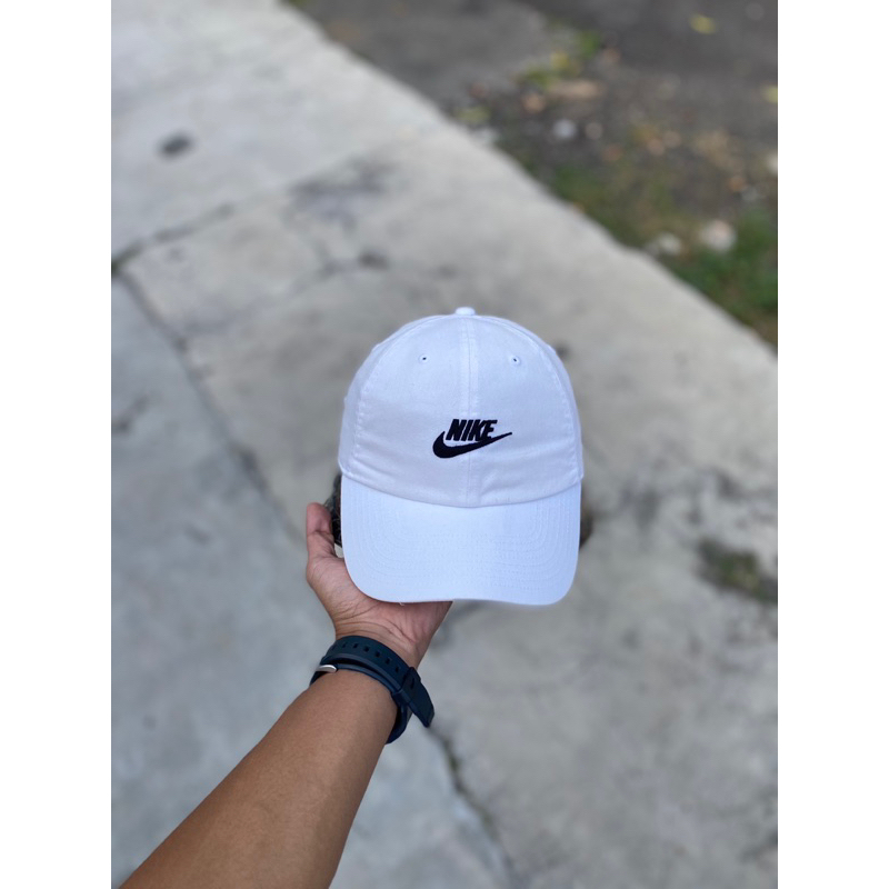 Topi Nike Putih