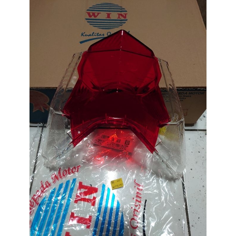 MIKA KACA STOPLAMP LAMPU STOPAN BELAKANG VARIO 125 150 + SEN