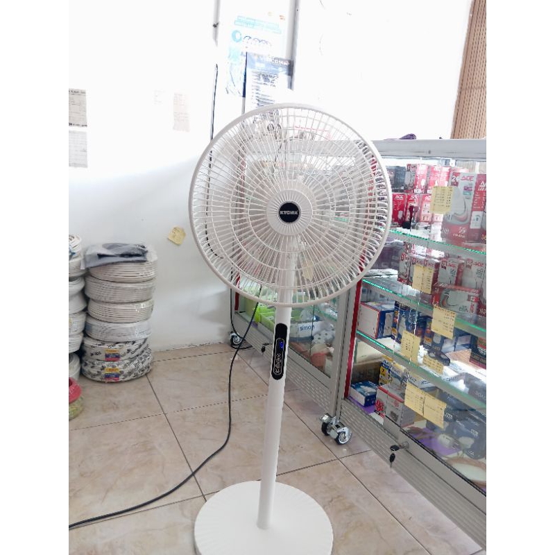 Kipas angin kyowa pakai remot 16 inch