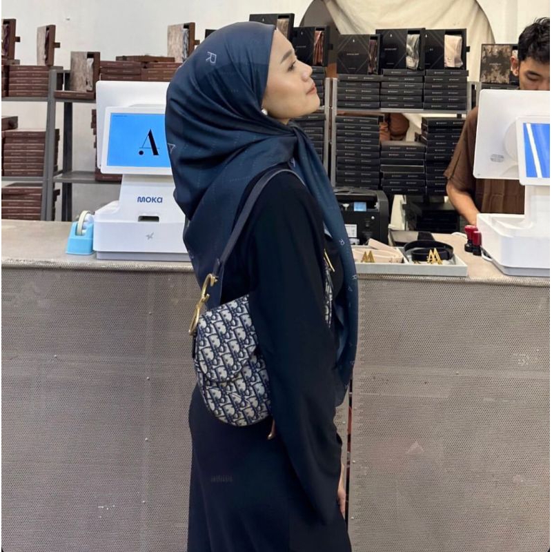 FANCY MONOGRAM SERIES ARASCARF