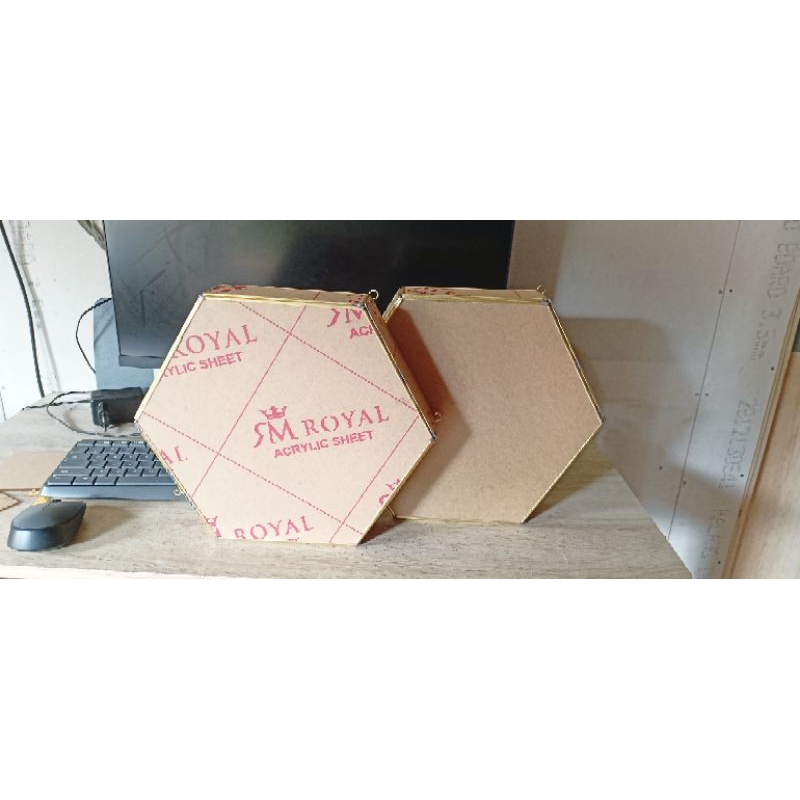 frame mahar hexagon terrarium akrilik 40cm /frame mahar akrilik