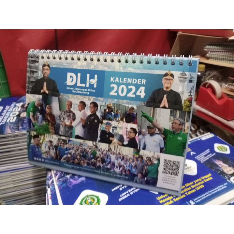 

Kalender Meja Hardboard