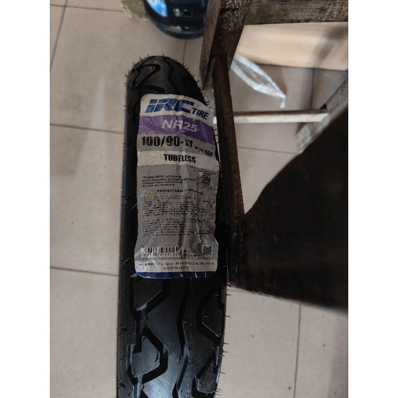 Ban Motor IRC NR 25 ( NR25 ) 100/90-17 (Tubeless)