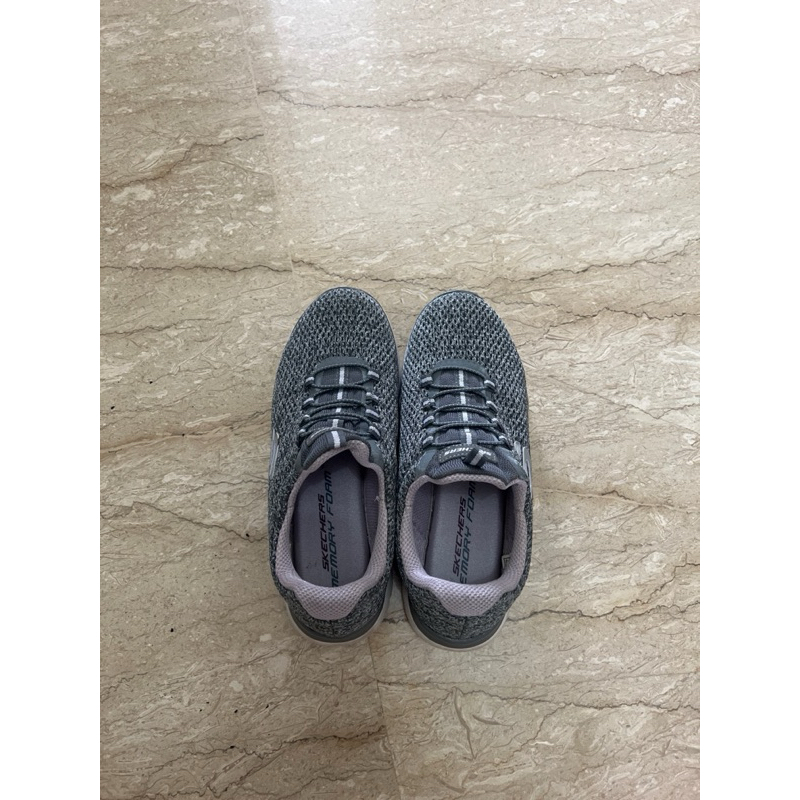

PRELOVED skechers memory foam 36.5 23.5cm