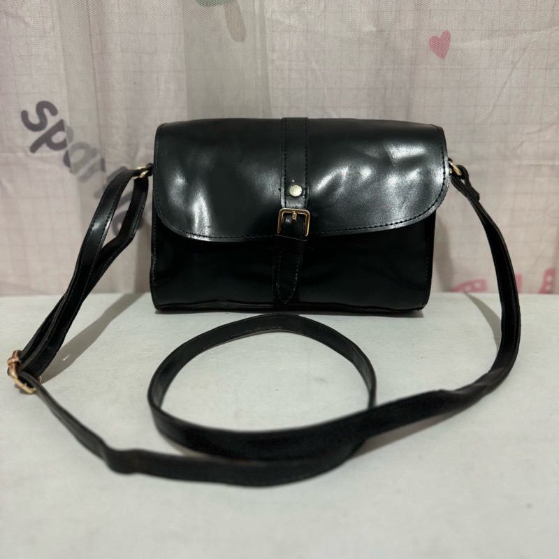 tas sling bag wanita. tas sling bag preloved