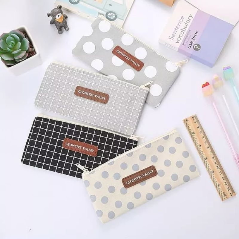 

COD AR18 Tempat Pensil Remaja / Tempat Pensil Anak Laki-Laki / Tempat Pensil Geometry Hitam Dan Abu
