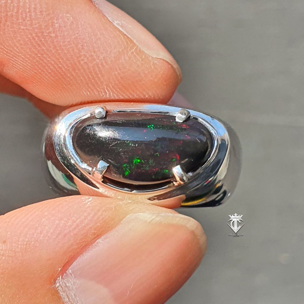 Batu Natural Solid Black Opal Banten Indonesia 2.73 Ct NTE GRI Memo