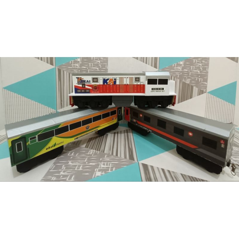CC201+2GERBONG - MINIATUR KERETA API KAYU SURABAYA