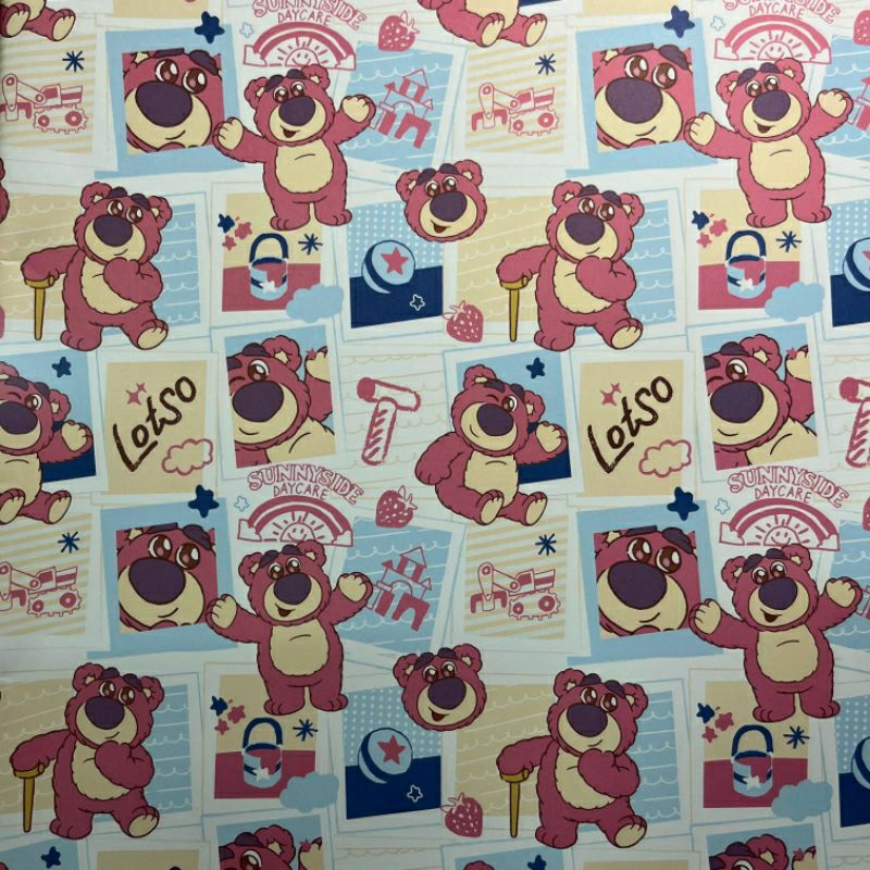 

Kertas Kado Sansan Wawa Motif Lotso - L1