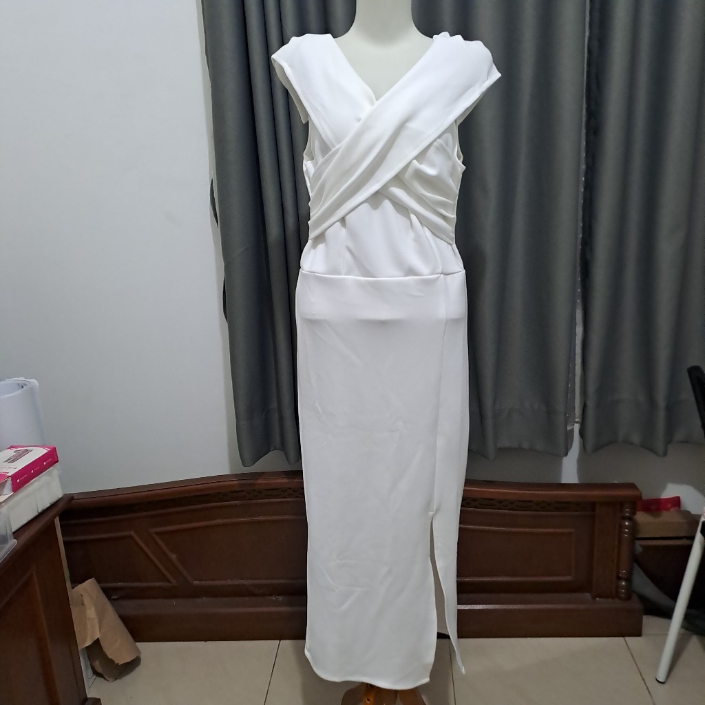 Dress panjang putih scuba sabrina