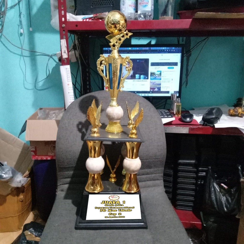 COD TERMURAH PIALA 4KAKI PIALA BOLA BODY BIRU GARUDA MARMER BERGILIR JUARA BERGILIR TINGGI 70CMMEWAH