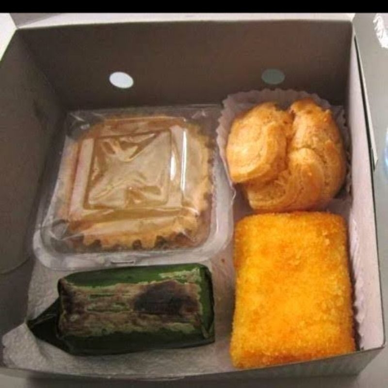 

Snack Box isi 4 Kue Termurah