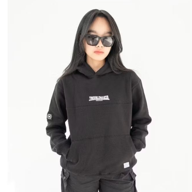 TROUBLEMAKER PULLOVER HOODIE - BLACK - SWEATER HOODIE