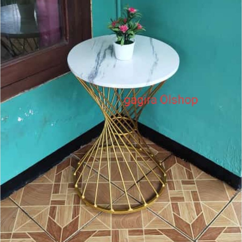 rak sudut minimalis spiral cantik.rak sudut minimalis modern