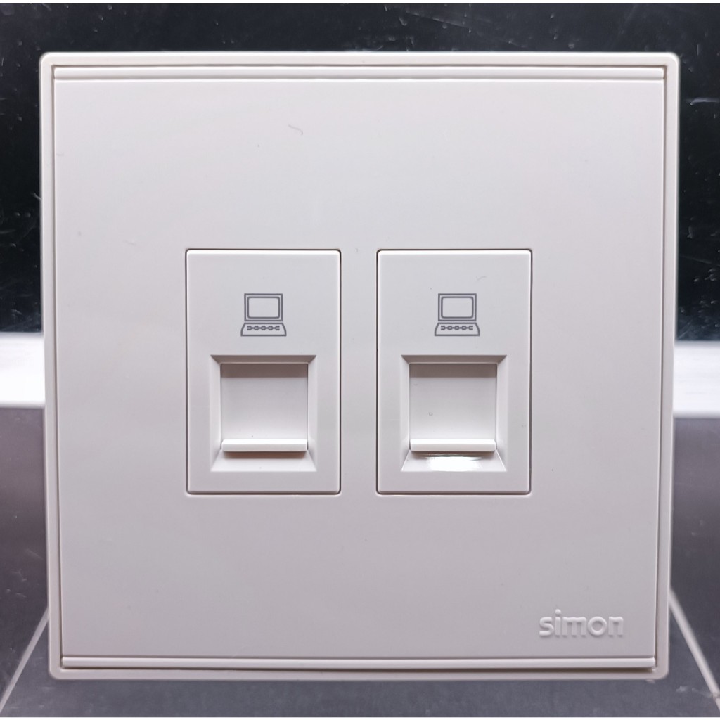 SIMON E6 WHITE OUTLET DATA / OUTLET DATA (TWIN DATA CAT 6)