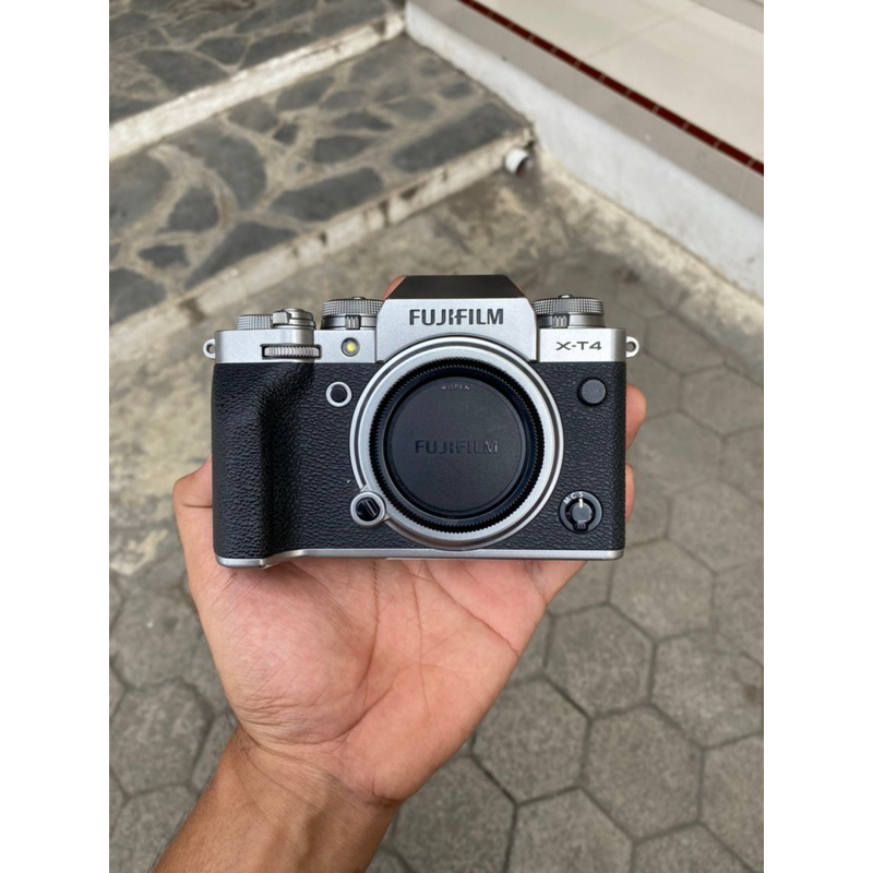 FUJIFILM XT4 SILVER BO BEKAS