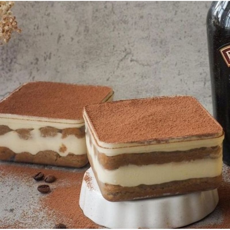 

classic tiramisu cake