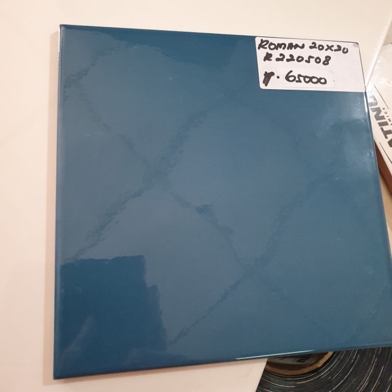 keramik roman 20x20 lantai kamar tidur ruang tamu teras rumah dinding kamar mandi dark blue biru tua