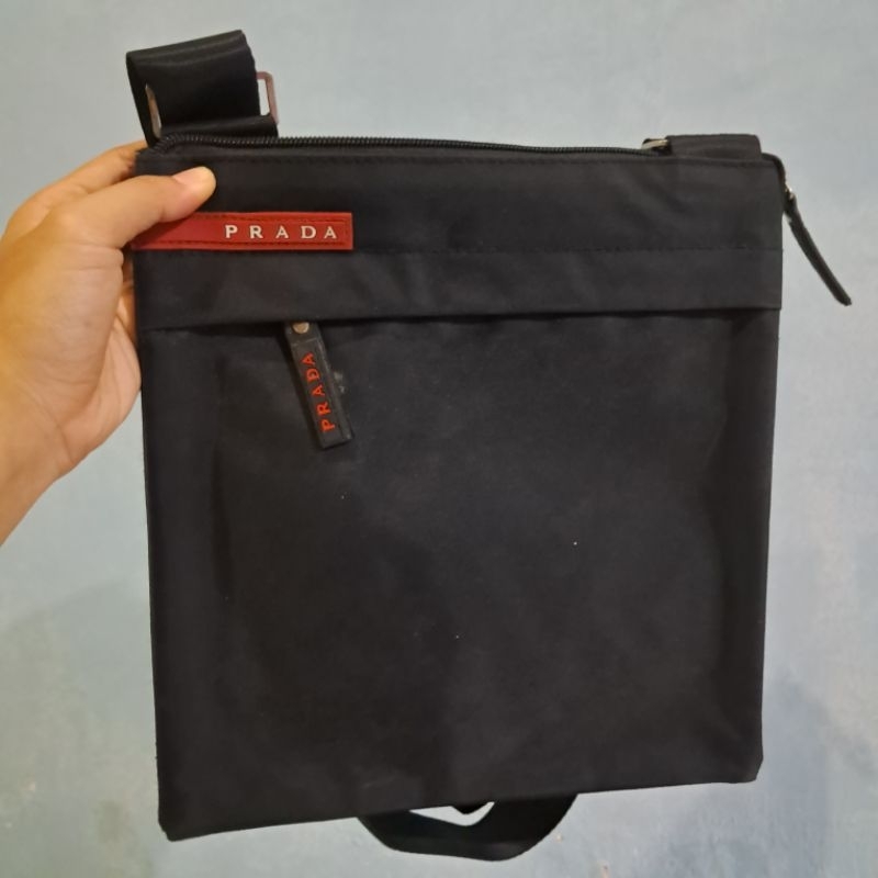 Tas selempang pria bahu kasual merk PRADA ORI