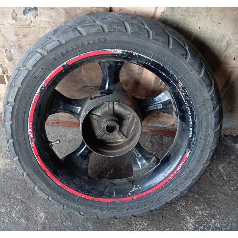 pelek belakang Vario 125/150 tapak lebar