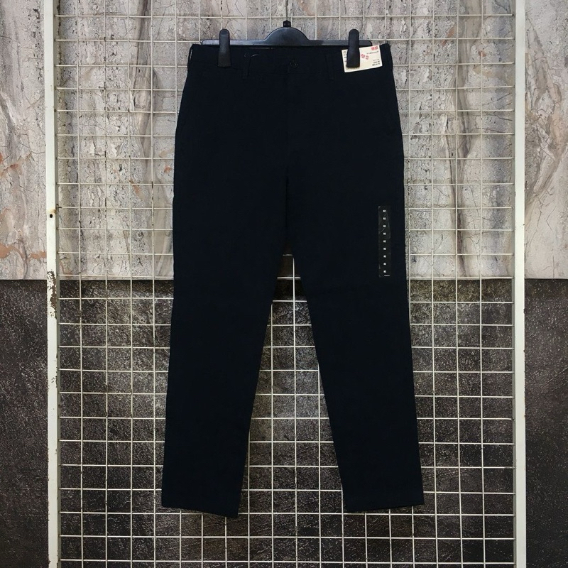 Celana Panjang Pria Chino Slimfit Branded Original Uniqlo Chinos Pants Navy Size 33 . SDA 05717 Seco