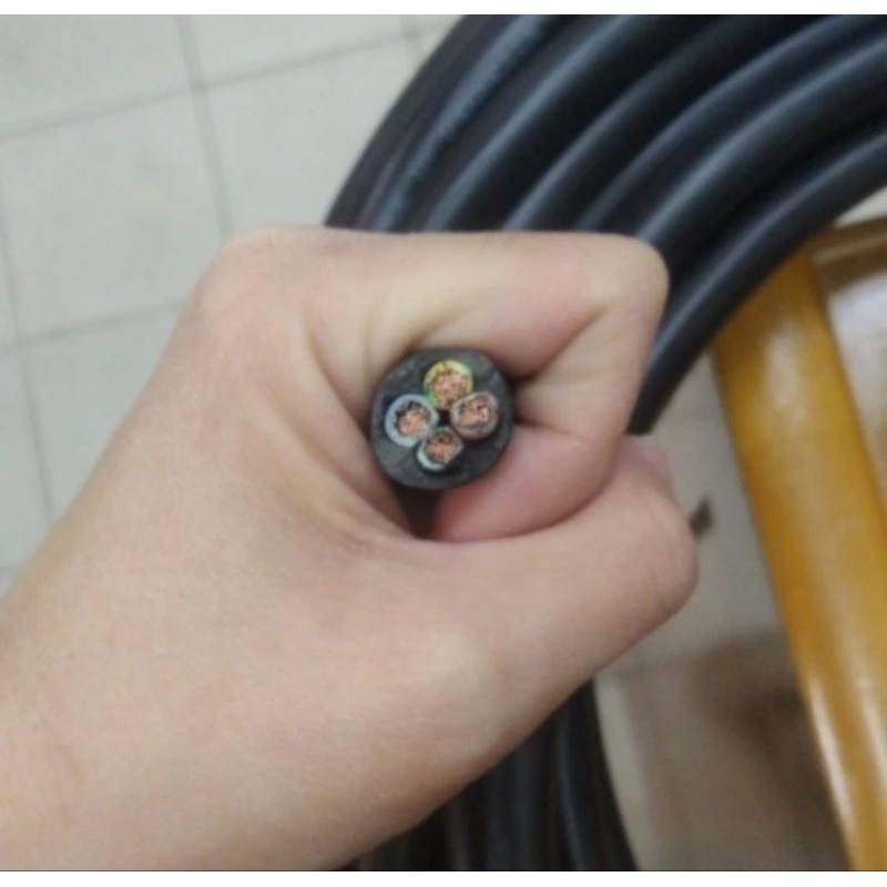 Kabel Listrik NYY 4 x 2.5 mm2 Supreme Hitam Kawat NYY 4x2.5 mm2 0.6/1 (1.2KV) SUPREME ecer