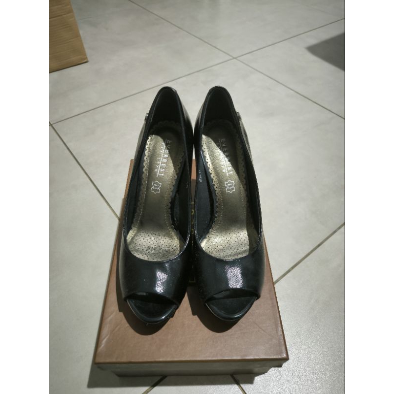 Heels Hitam Everbest