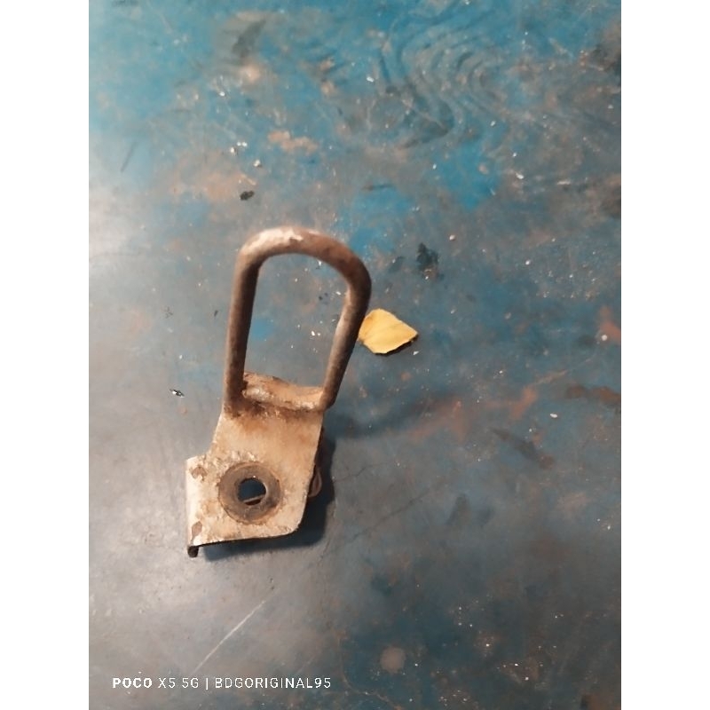 penahan kabel rem belakang satria hiu
