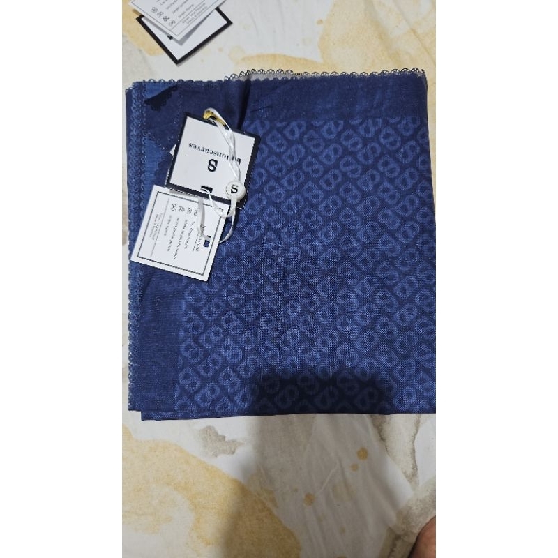 buttonscarves tapis navy
