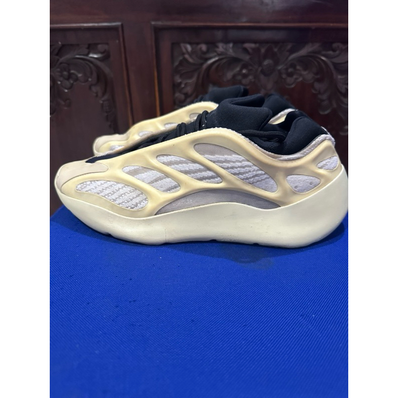 Adidas Yeezy 700 V3 "Azael" Size 42