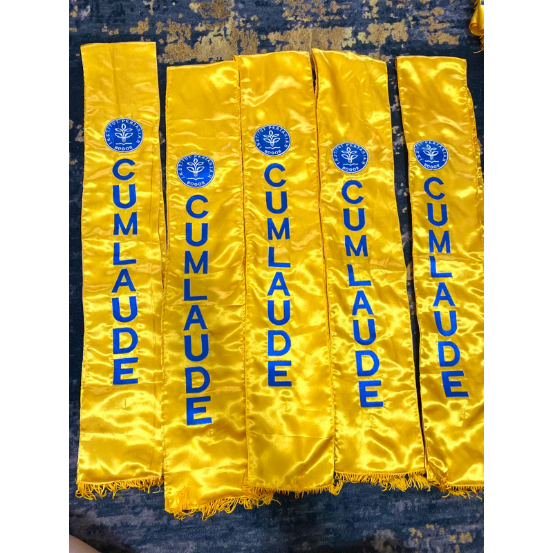 SELEMPANG CUMLAUDE LOGO IPB (DEFECT/ TIDAK LOLOS QUALITY CONTROL)