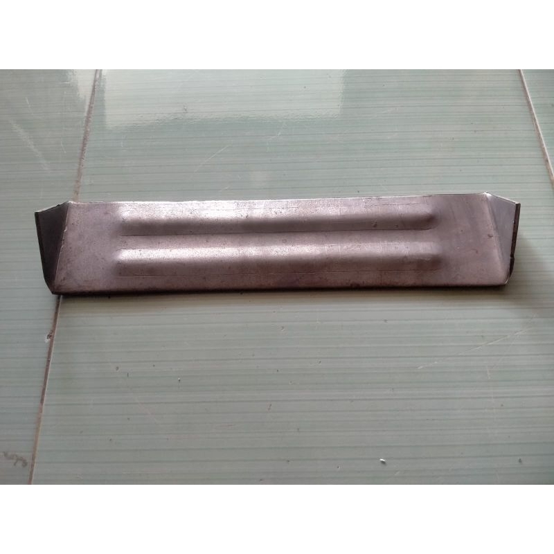 Daun Roda Besi Uk 8x35 Traktor Quick