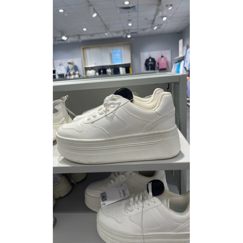 sepatu sneaker putih h&m