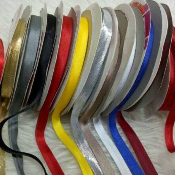 

BARANG TERUPDATE Pita Bisban polos 36 yard warna star satin B